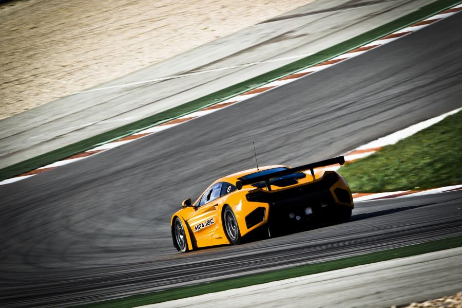  McLaren MP4-12C GT3 2011 года  (фото 5 из 107)